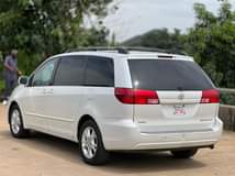 A picture of Toks 2005 Sienna XLE