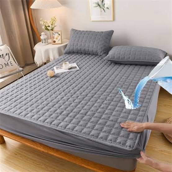 A picture of Waterproof bedcover hazipitishi maji 0692436124