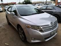 A picture of Clean and sound Toyota Venza 2012 model