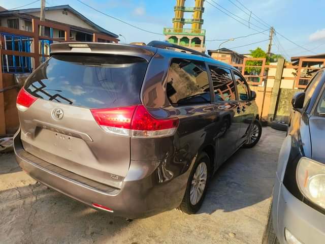 A picture of Direct Tokumbo 013 Sienna XLE full option Available