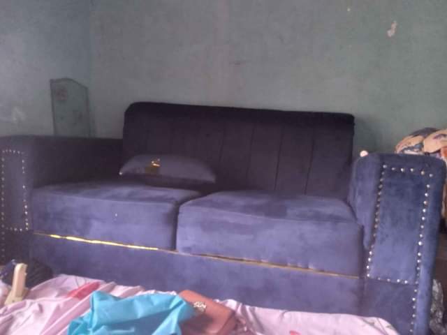 A picture of Sofa watu wawili