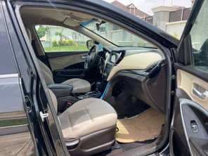 A picture of FOREIGN USED HYUNDAI SANTAFE 2014 MODEL WITH DUTY AT KADUNA