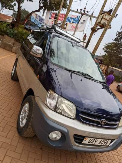 A picture of Toyota Noah