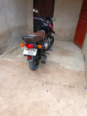 A picture of Boxer 125