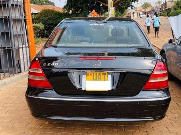 A picture of E CLASS MERCEDES BENZ 240