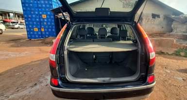 A picture of Nissan Almera Tino
