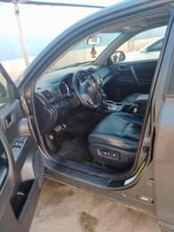 A picture of Toyota Highlander 2008 3Rols seat first body paint Condition Engine