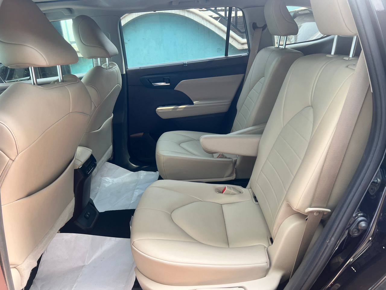A picture of Foriegn Used Toyota Highlander XLE 022 Model FOR SALE 