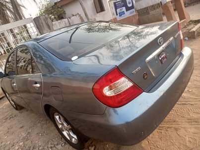 A picture of 2004 Toyota Camry 2004 Le