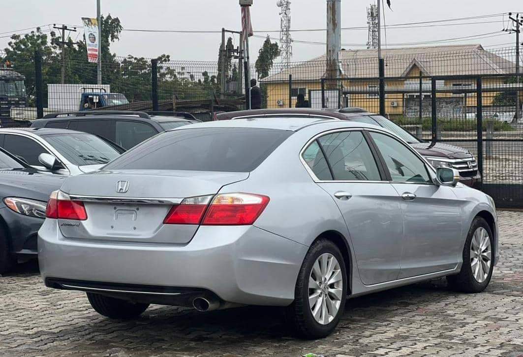A picture of 014 tokunbo Honda Accord full option for sale location ajah