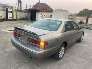 A picture of Camry 1999 model freshly baked from first body engine gear