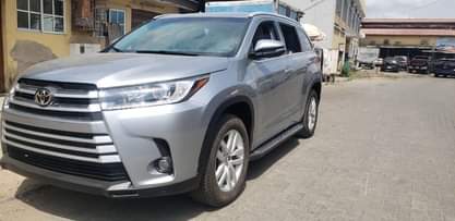 A picture of Foreign used Toyota Highlander 2015 very good ride for you