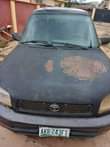 A picture of 2000 Toyota RAV4 Le