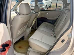 A picture of Highest grade Toyota Highlander 06 model Three rows seaters With