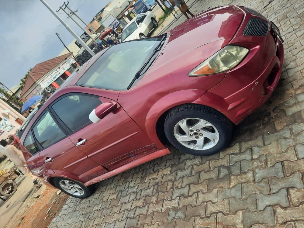 A picture of Clean Pontiac vibe 2005 model for sale everything is working