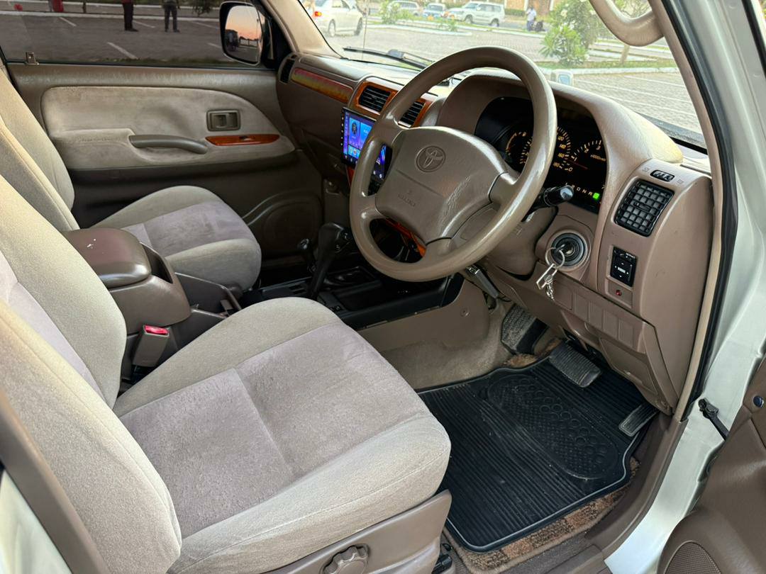 A picture of LANDCRUISER PRADO TX