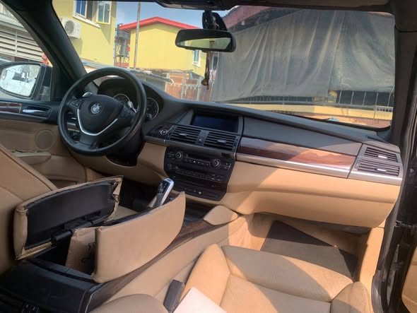 A picture of BMW X6