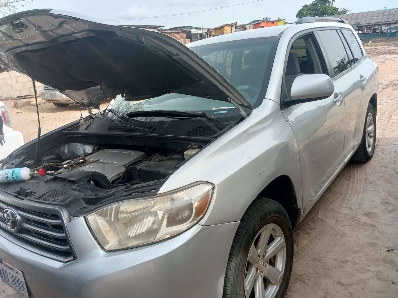 A picture of FEW MONTHS USED TOYOTA HIGHLANDER 08