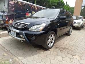 A picture of SHARP 2005 LEXUS RX 400 HYBRID AUTOMATIC TRANSMISSION VERY SHARP