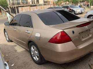 A picture of Distress sales Honda Accord 2007model Belgium standard 4plugs engine Fabric