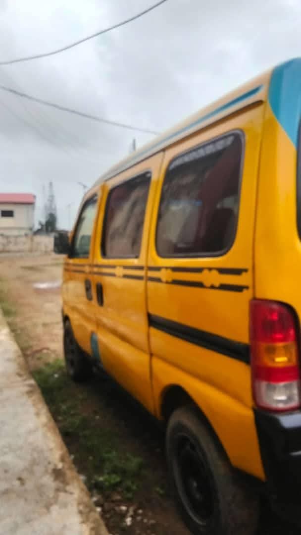 A picture of Mini bus