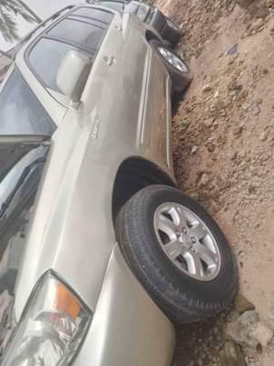 A picture of NEAT TOYOTA HIGHLANDER FOR SALE