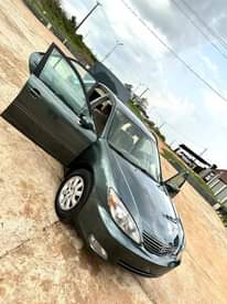 A picture of 05 Toyota Camry