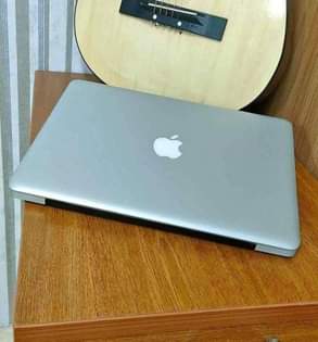 A picture of MACKBOOK NEW