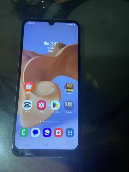 A picture of London used Samsung Galaxy phone