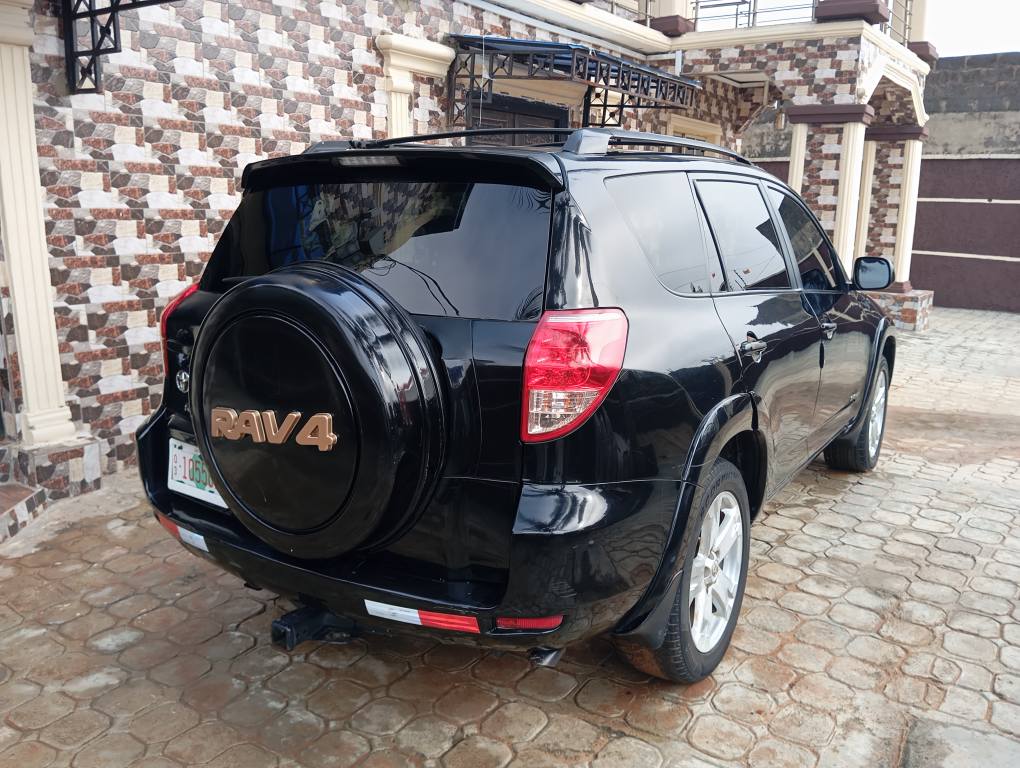 A picture of Toyota Rav 4