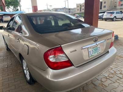 A picture of Toyota camry 04