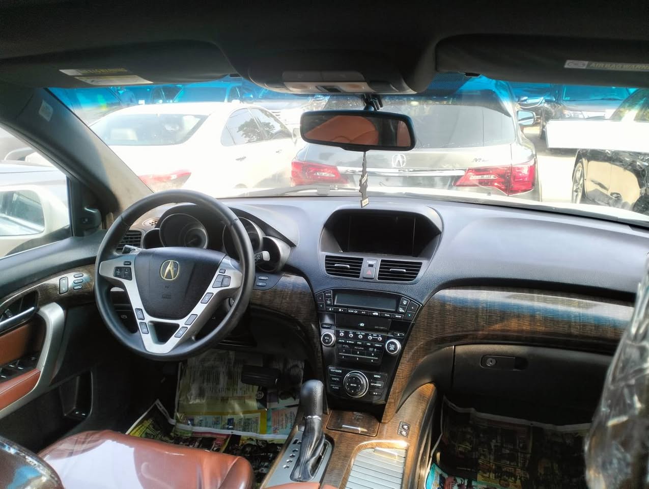 A picture of Acura MDX 2012