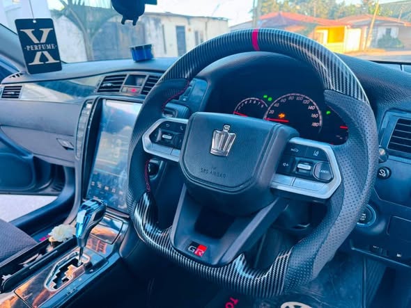 A picture of TOYOTA CROWN ATHLETE KALI Engine 4GR 2360cc Full Options Full