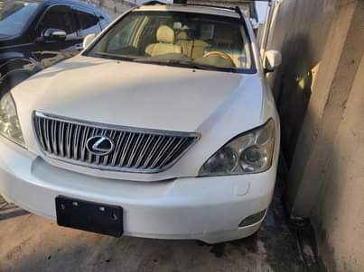 A picture of Toks standard 07 Lexus Rx 350 very clean everything working