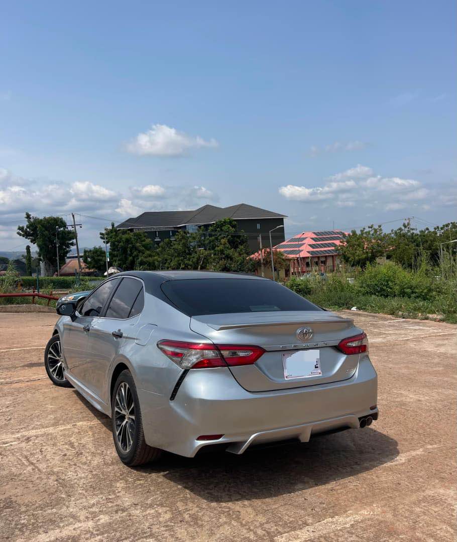 A picture of 2018 TOYOTA CAMRY4PLUGS