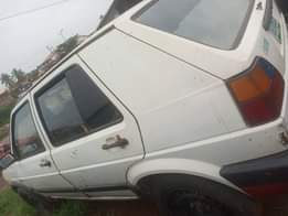 A picture of Volkswagen golf 2 manual transmission complete pure first body engine