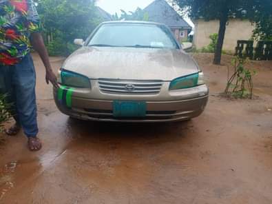 A picture of Dealer market don land oo Neatly used Toyota Camry 2001