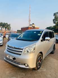 A picture of 2008 Toyota Noah