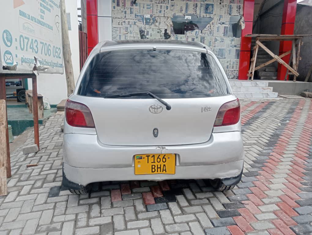 A picture of Vitz old model