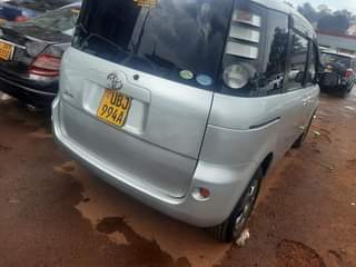 A picture of Toyota sienta