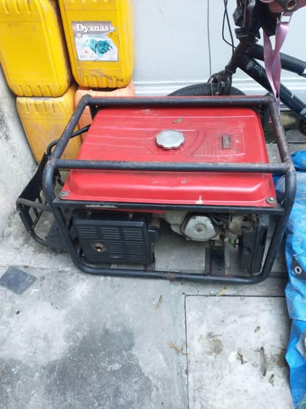 A picture of Generator 0674757557