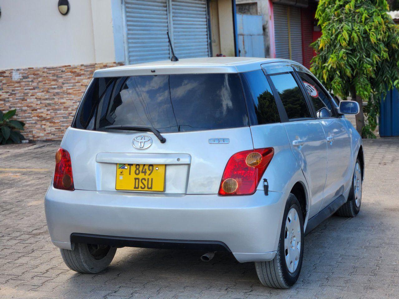 A picture of Toyota IST