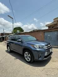 A picture of 2016 Highlander limited Location Lagos Nigeria Price 23 5m Only