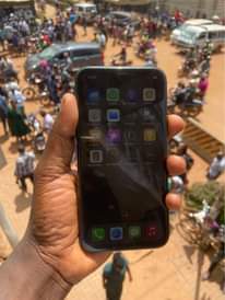 A picture of IPhone XR