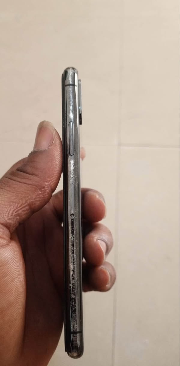 A picture of Sweet Deal iPhone X 64gb now available.