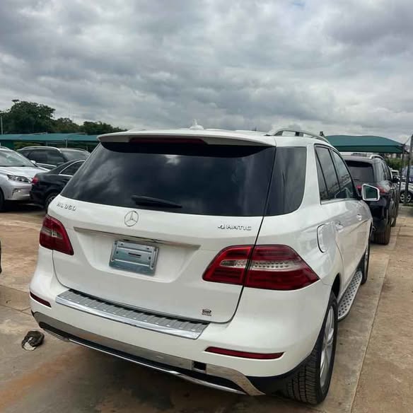 A picture of 2013 Mercedes Benz ML350