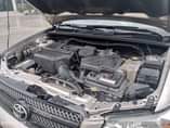 A picture of Toyota Highlander 2006 model Engine very silent Gear super sharp