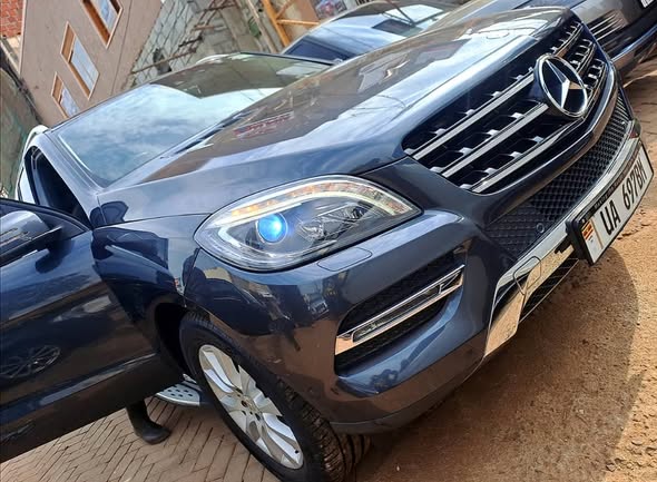 A picture of ML 350 4MATIC Model 2014 Petrol Engine Has Sunroofs Call