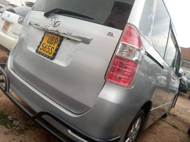 A picture of Toyota Noah