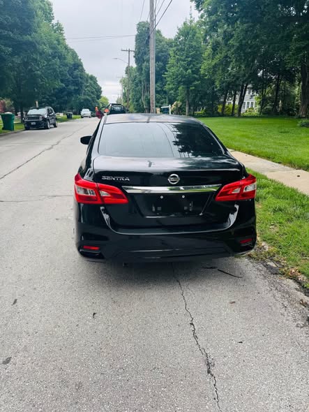 A picture of 2016 Nissan sentra